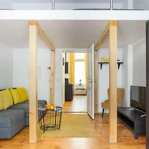 Lr Renovated +ac+rain Shower+wooden Floorboards Berlin